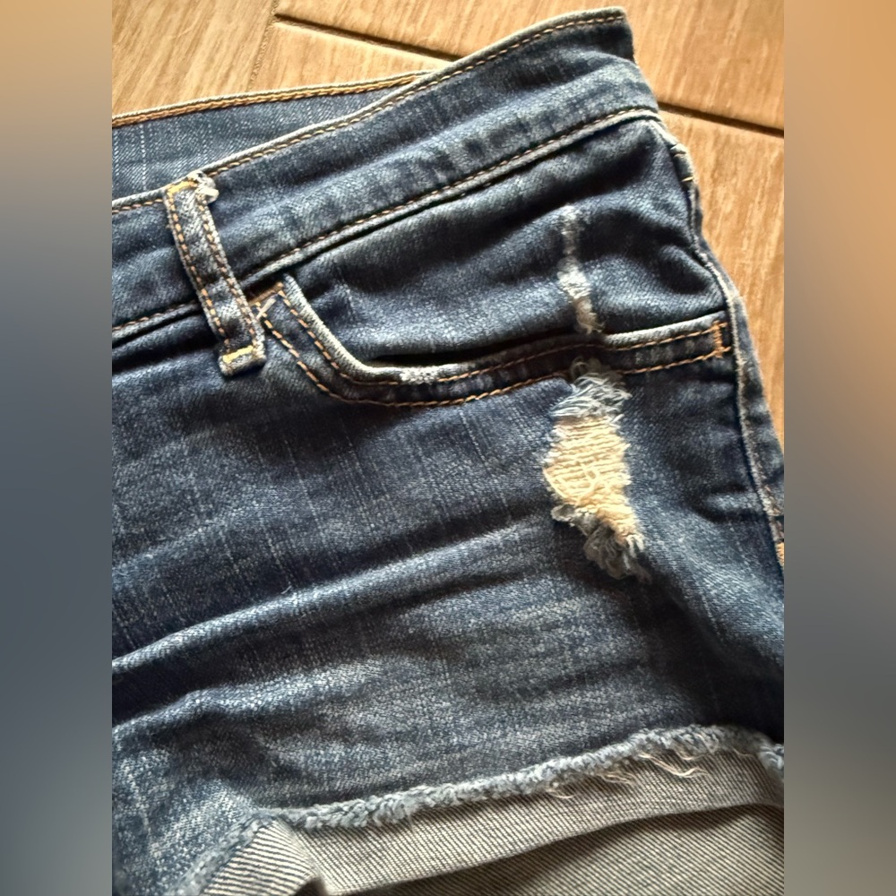 Hollister Dark Blue denim low rise Jean Shorts size 7 28 - Picture 3 of 7